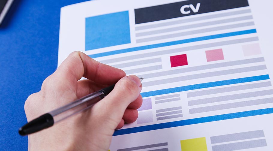 معرفی خود در رزومه کاری